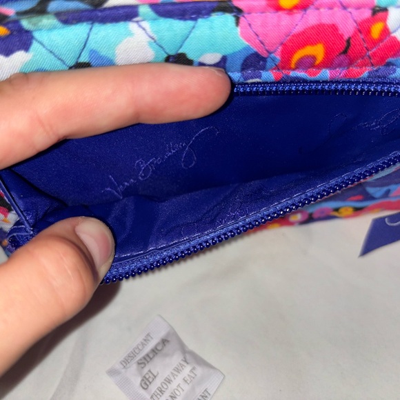 #31 Vera Bradley Turn lock Wallet. Beautiful floral pattern. New without tags. - Picture 6 of 11